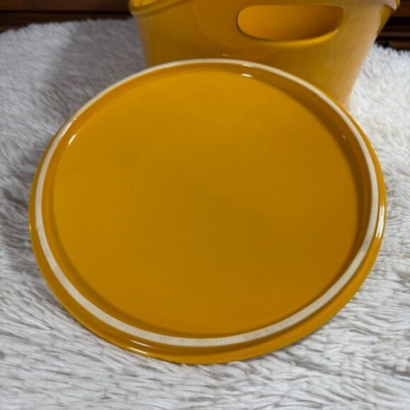 NWOT Racheal Ray Yellow 2.75qt Round Handled Baking Dish with Lid - Picture 8 of 12